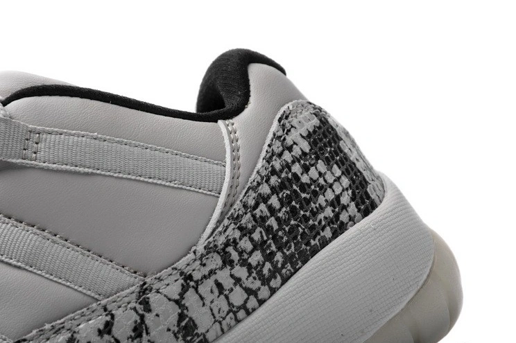 Jordan Bone Low Light 11 Retro  Snake CD6846-002 0414